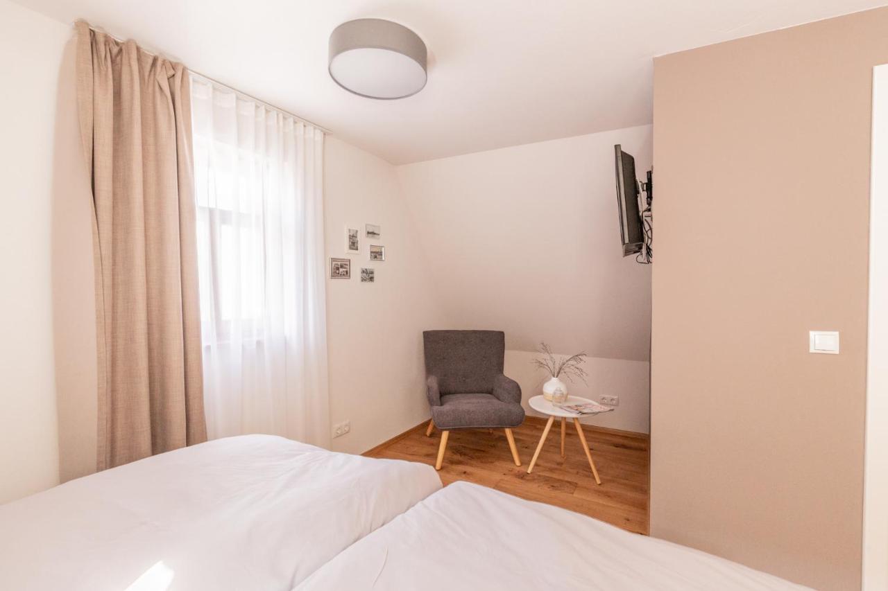 Hotel Maindrei - Schlafen Am Fluss Margetshöchheim Esterno foto